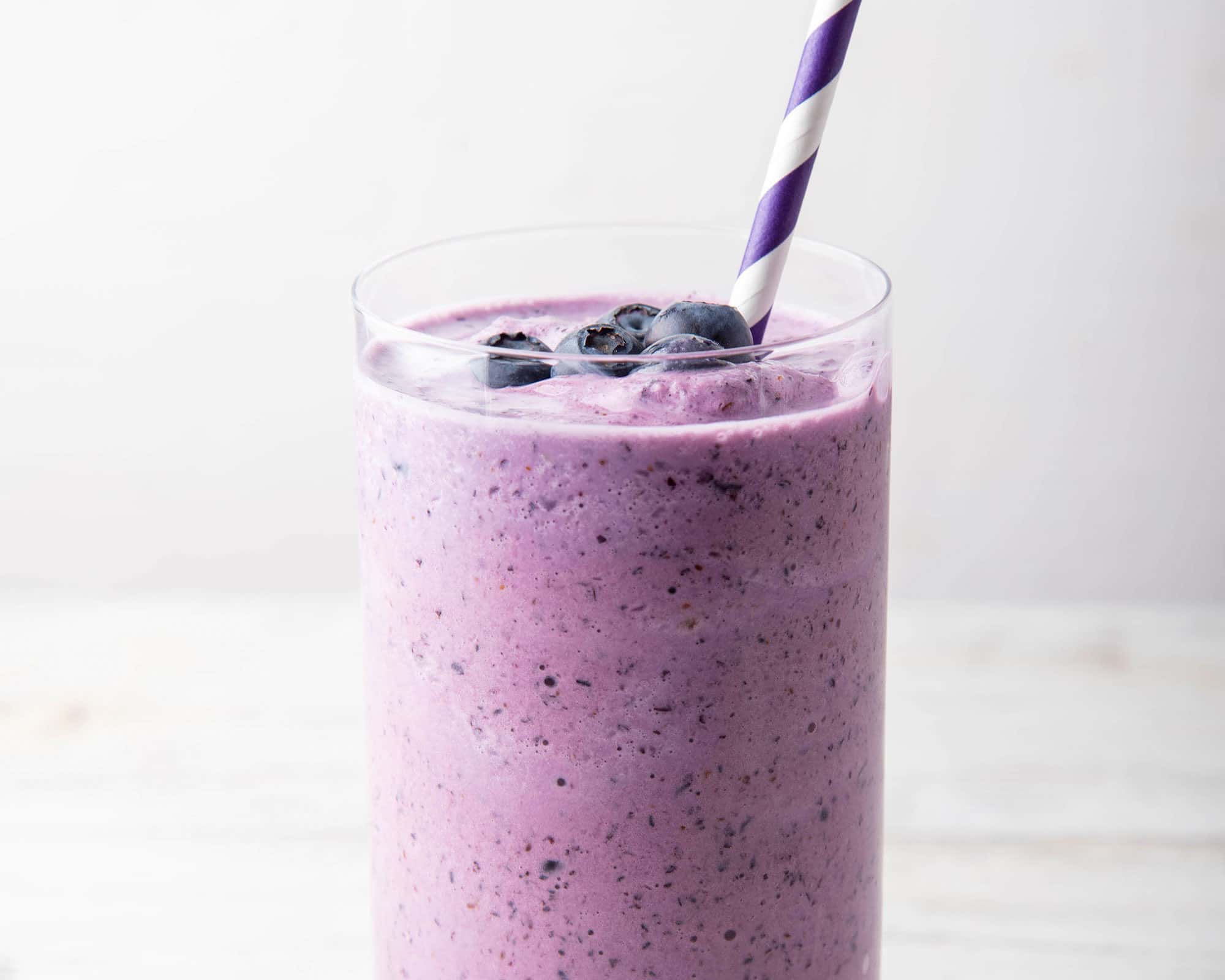6. Berry Matcha Smoothie