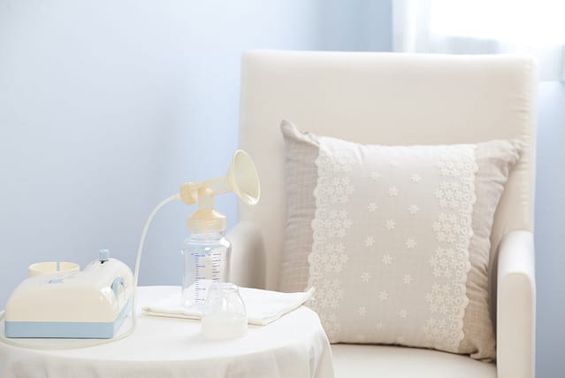 the image of parenting and breast pump