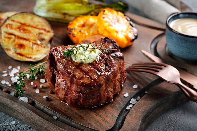 filet mignon with roasted vegetables