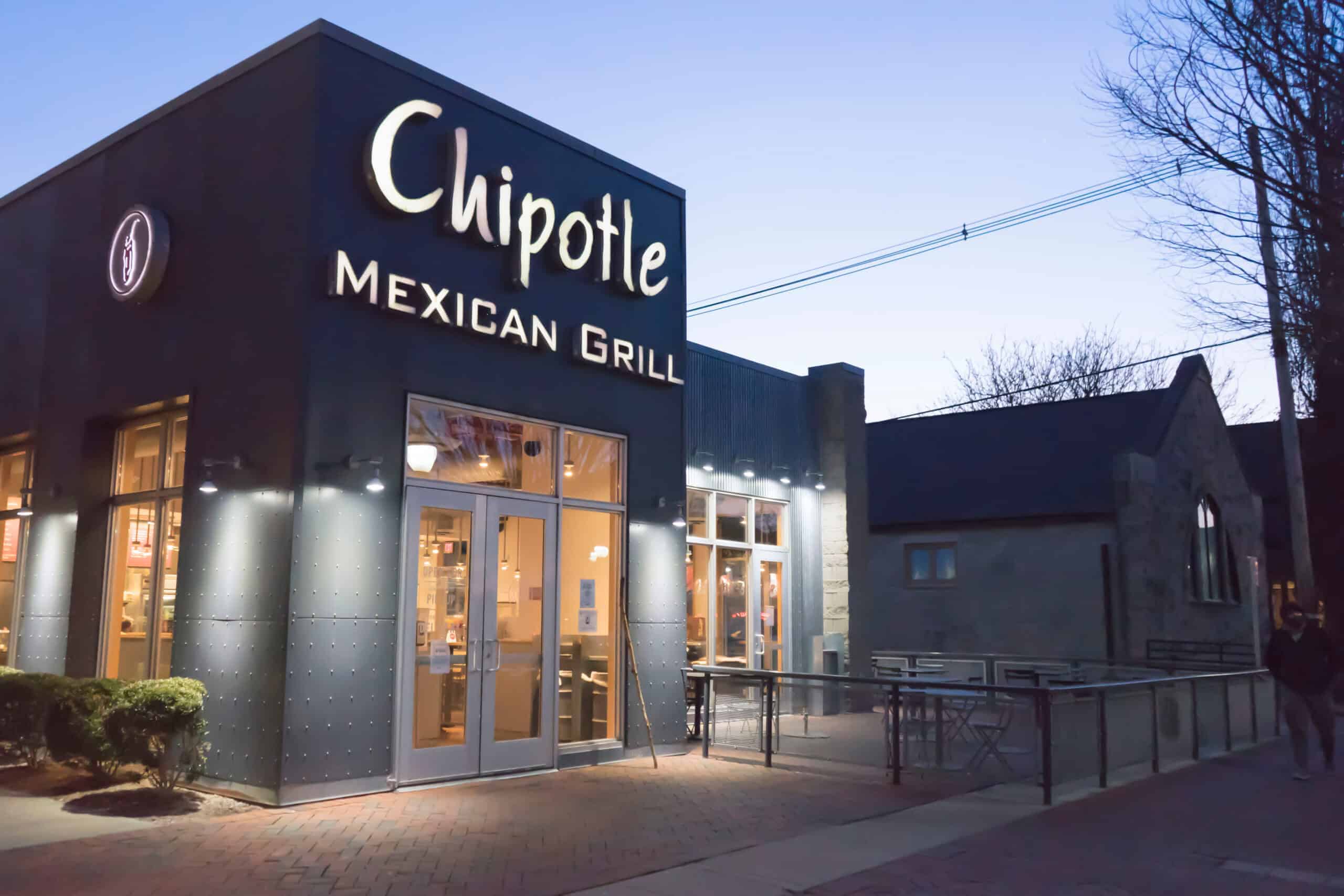 9 Things You Shouldn't Order the Next Time You Take Your Family to Chipotle